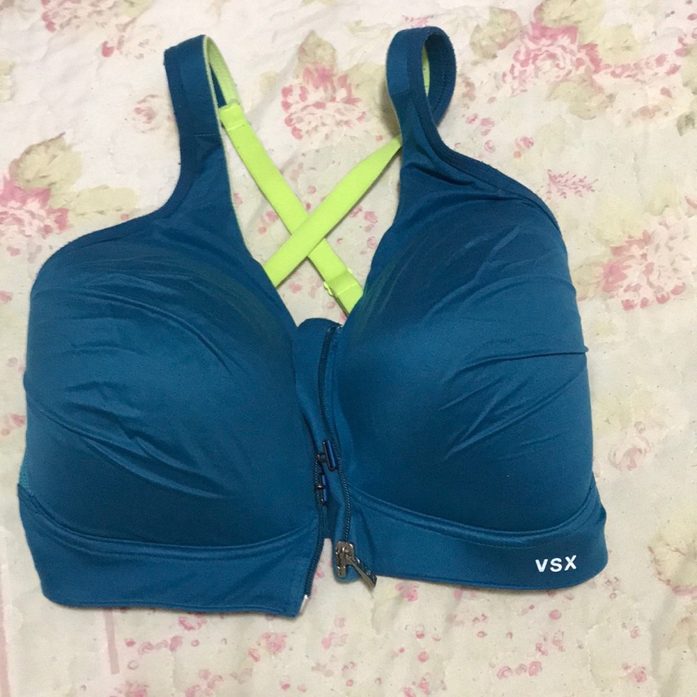 32DDD Victoria Secrets sports bra
